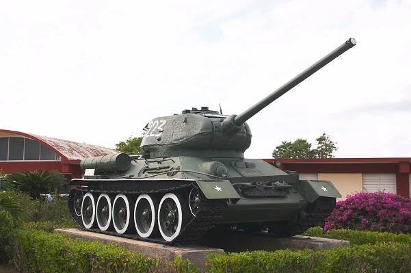 Soubor:Russian T-34 tank in Museo Giron.jpg – Wikipedie