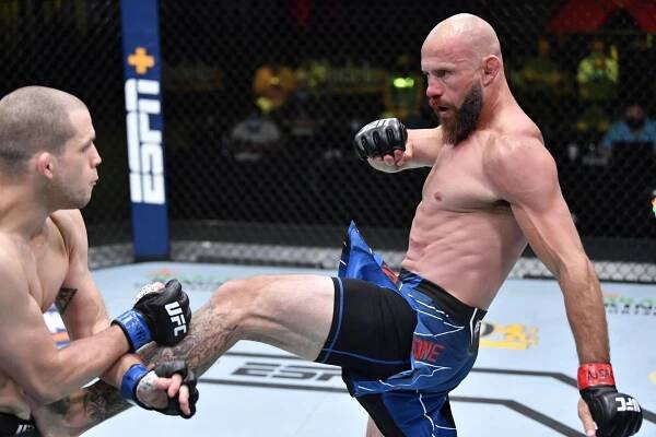 Four fighters are tied with Cerrone's eight first-round finishes