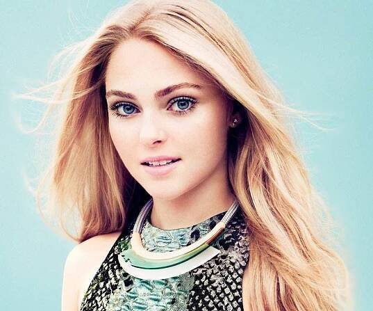 AnnaSophia Robb Biography - Facts, Childhood, Family Life & Achievements