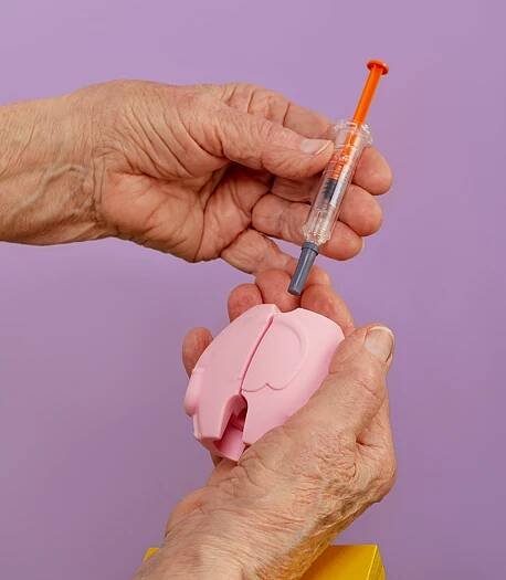TUGI Model 2 – pomůcka pro aplikaci injekcí Clexane, Fraxiparine