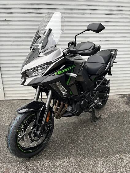 
								Kawasaki Versys 1100 SE 2025 full									