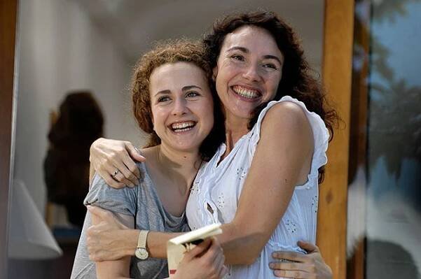 Joséphine Serre, Isabel Otero - Dcera je nevinná - Z filmu