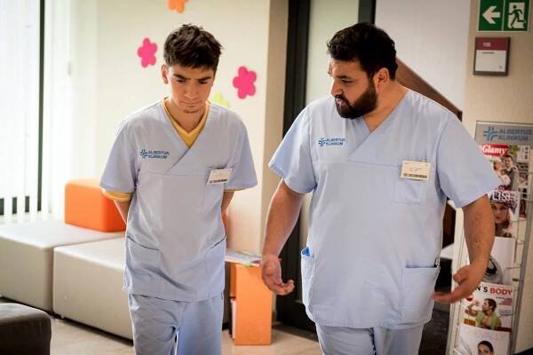Club der roten Bänder - Abschiede - Z filmu - Ivo Kortlang, Sahin Eryilmaz