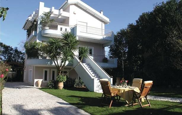 Pohled zvenku, Cozy Home In Kamares Aigio Pel in Kato Achaia
