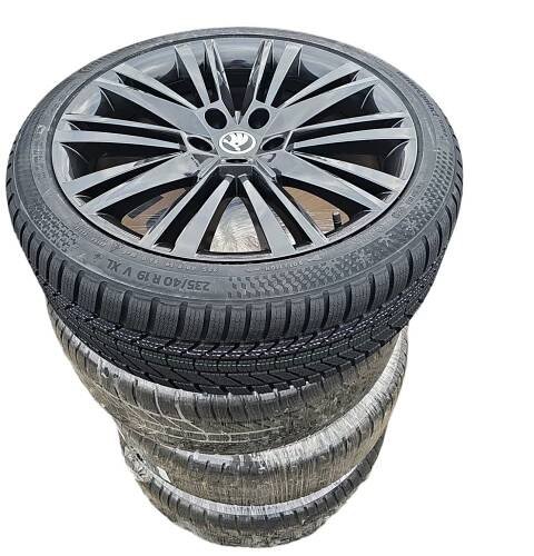 Sada zimních kol + pneu 235/40 R19 Škoda Superb 3
