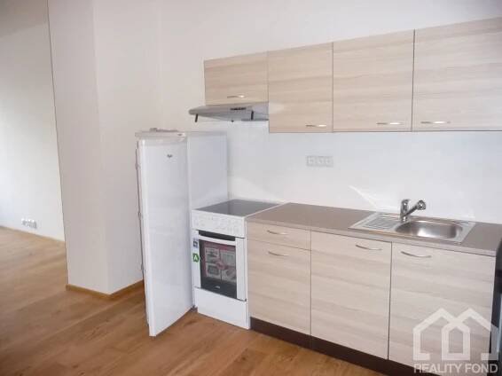 Pronájem bytu 1+kk 41 m², Ve vrchu, Praha 8 - Libeň