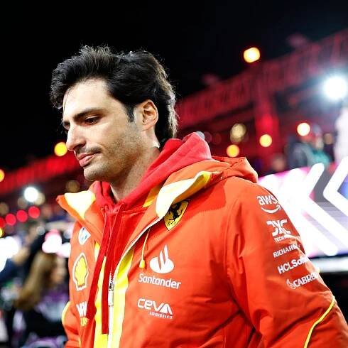 Carlos Sainz loses patience with Ferrari at F1 Las Vegas GP: ‘Wake up guys!’