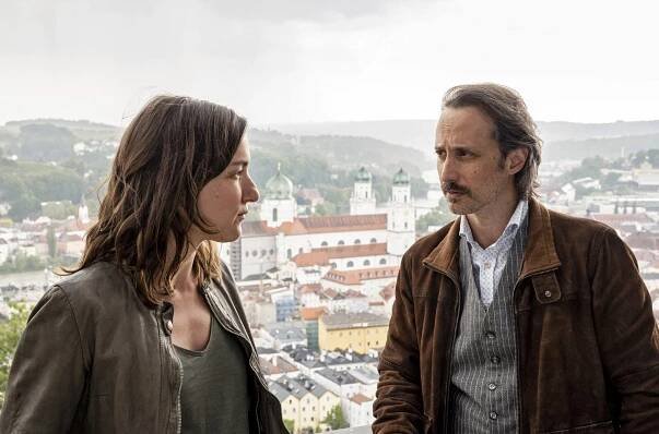 Ein Krimi aus Passau - Zu jung zu sterben - Z filmu - Marie Leuenberger, Michael Ostrowski