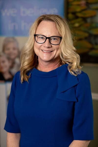 holly-mcleod