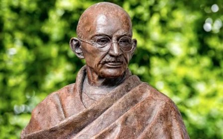 Galerie: Další socha má namále. Tentokrát vadí Gándhí, byl prý také rasista - Galerie - Echo24.cz