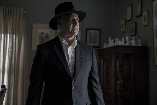 Outcast - The Road Before Us - Z filmu