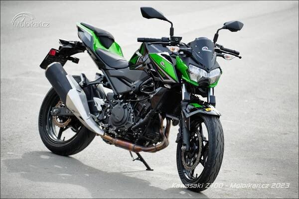 Fotogalerie Kawasaki Ninja 400 a Z400: Mládí vpřed! Ale kterým směrem? | Motorkáři.c