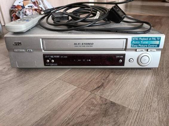 JVC VHS přehrávač  - TV, audio, video