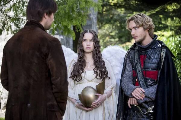Království - Srdce a rozum - Z filmu - Anna Popplewell, Toby Regbo
