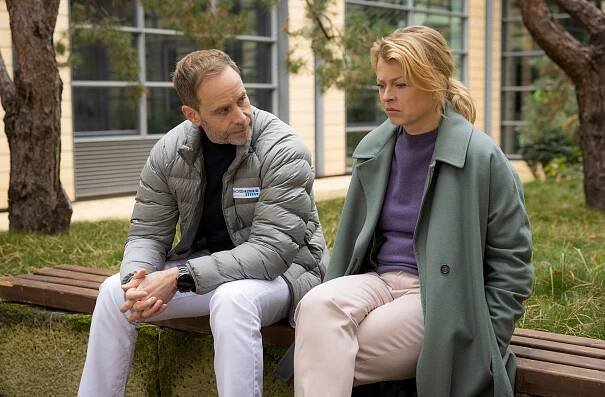 Julian Weigend, Isabell Gerschke - In aller Freundschaft - Abschiede - Z filmu
