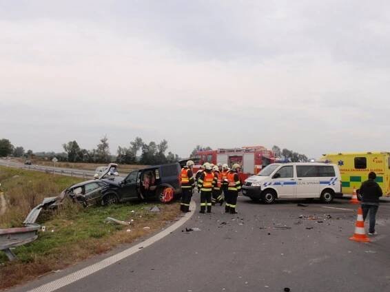 Vážná dopravní nehoda u Bezměrova | POŽÁRY.cz - ohnisko žhavých zpráv | hasiči aktuálně