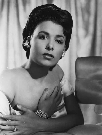 In a First for Broadway, a Theater Will Be Renamed for Lena Horne