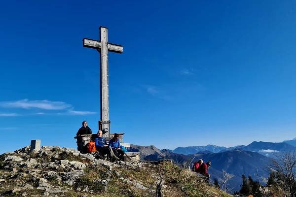 Zwölferhorn Seilbahn erstrahlt in neuem Glanz - SalzburgerLand Magazin