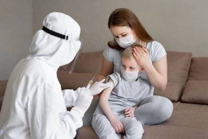 Očkování dětí proti covidu-19 se blíží. Vakcíny jsou u nich účinné