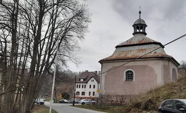 Trojjazyčná kalvárie, příběh uzdravení i čarodějnice. Poznejte polský Levín