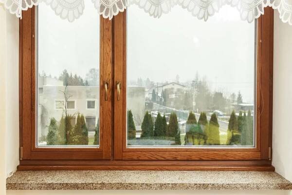 Dřevěná okna a dveře - DECPLAST okna Brno Praha