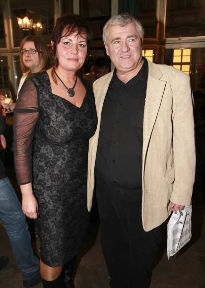 Hudební duo Eva a Vašek tvořené manželským párem Evou a Václavem Ševčíkovými bývalo pro starší publikum doslova fenomén. Prodávali sta tisíce desek a plnili sály po celé České republice