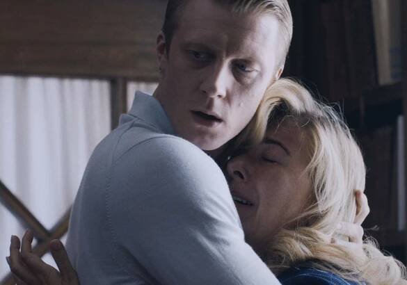 Paprika Steen, Lars Brygmann and Joachim Fjelstrup stars in TOVES ROOM - Lindberg Management