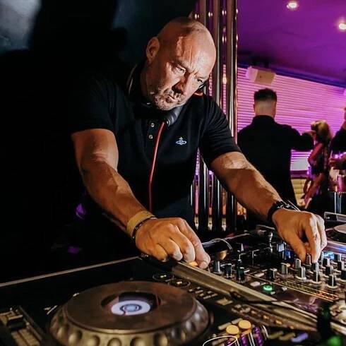 DJ Aston – Aston’s House