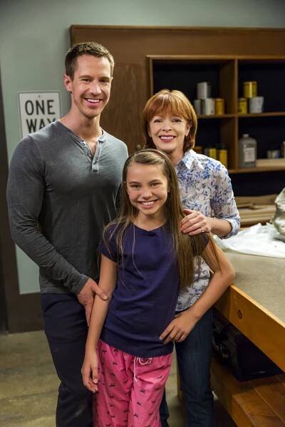 Jason Dohring, Caitlin Carmichael, Frances Fisher - Portrét lásky - Promo