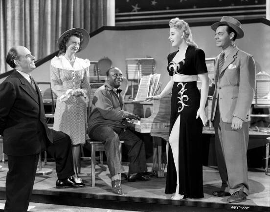 Melody Parade - Z filmu - Tim Ryan, Irene Ryan, Mantan Moreland, Mary Beth Hughes, Eddie Quillan
