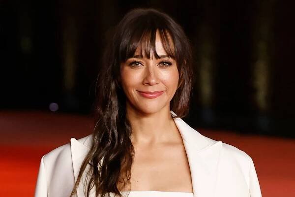 Rashida Jones Reveals the Japanese Locals that ‘Got a Little Nippy’ with Her During Family Trip