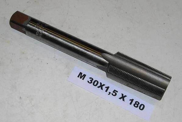 Závitník maticový M 30x1,5 HSS