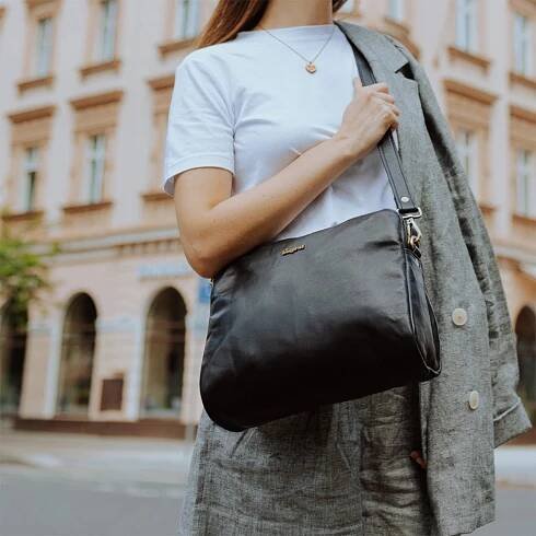 Bagind Moye Sirius - dámská kožená crossbody kabelka černá