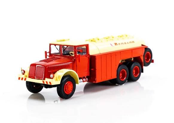 Tatra 111 C, Benzina červená a kavová, cisterna