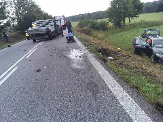 Nehoda tří aut uzavřela silnici ze Strakonic na Katovice