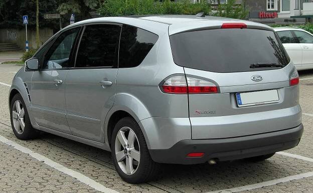 Súbor:Ford S-Max rear 20100815.jpg