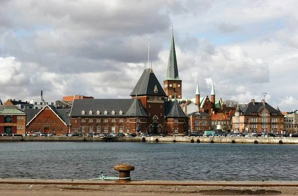File:Havne udsigt fra dokken-CN.jpg - Wikimedia Commons