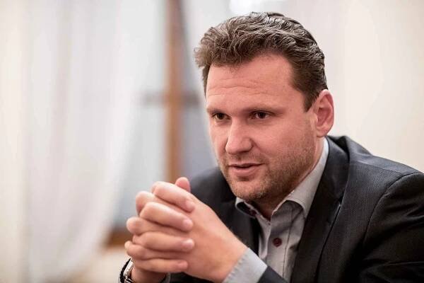 Jednat budu s každým. Vondráček nevyloučil povolební spolupráci s SPD