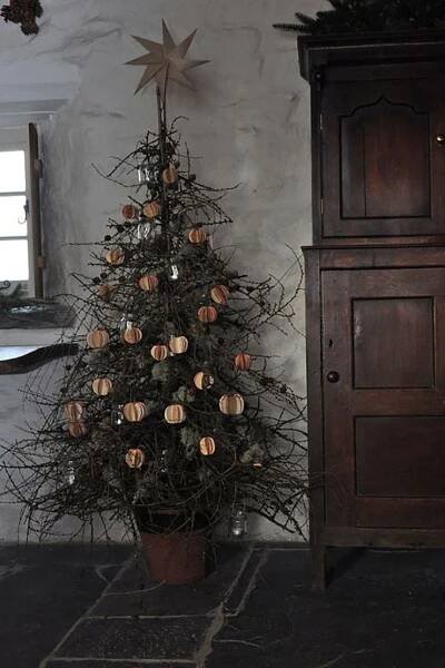 Christmas 4U | Scandinavian christmas trees, Country christmas, Christmas decorations