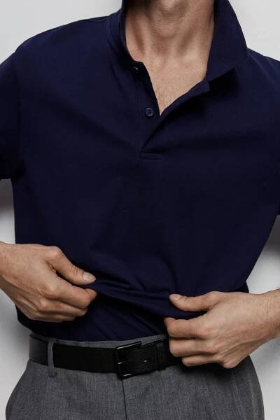 Zobrazit větší obrázek: Tričko z piké s límečkem Regular Fit - Námořnická modř - MUŽI | H&M CZ 3
