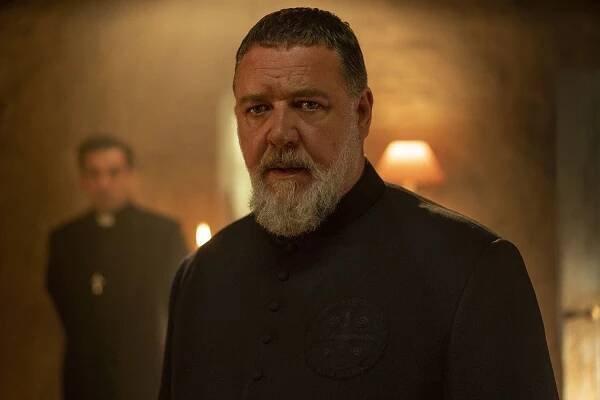 Russell Crowe doesn't like horror movies. Why the hell is he playing 'The Pope's Exorcist'?