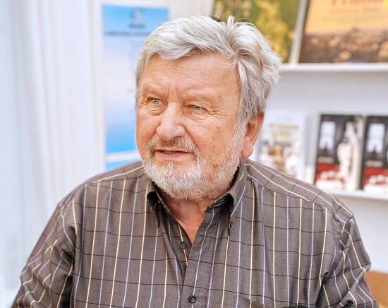 Chtěl se o víkendu vyspat a nezohlednil, že je na tom zle. Proč zkolaboval Cimický?