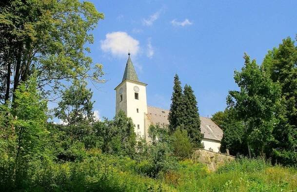 Hynčina ( Kostel a hřbitov ) 2