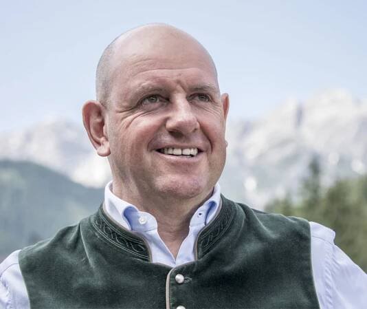 Familien- und Inhaber-geführtes Hotel in den Dolomiten am Pragser Wildsee