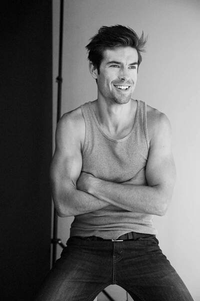 Eric Schneider Headshots - Reviews — STUDIO ROY