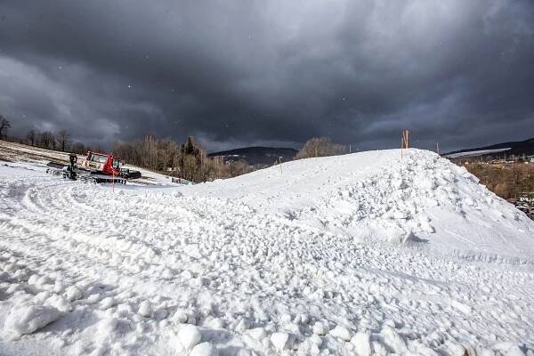 FOTO: Můstek v Deštném naroste do obřích rozměrů