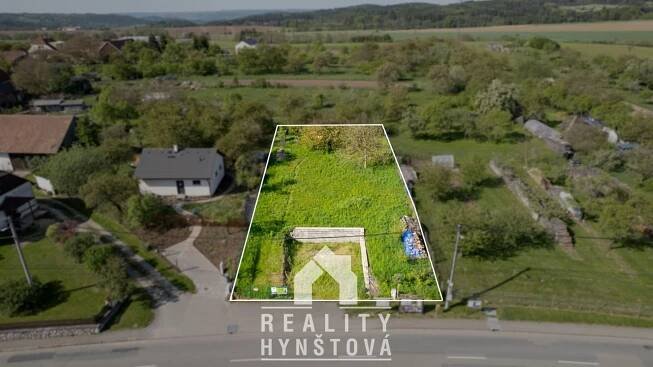 Prodej pozemku vhodného pro bydlení, sítě u hranice pozemku, CP 1 020 m2 - obec Bukovice, obrázek č. 1