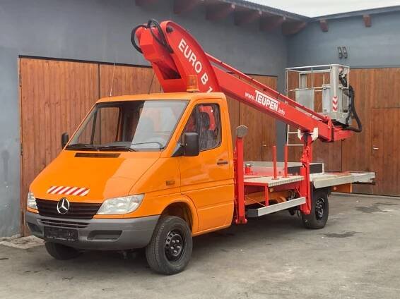 Mercedes Sprinter 313CDi 2,2D 4x4 montážní teleskop. plošina | VW DOVOZY