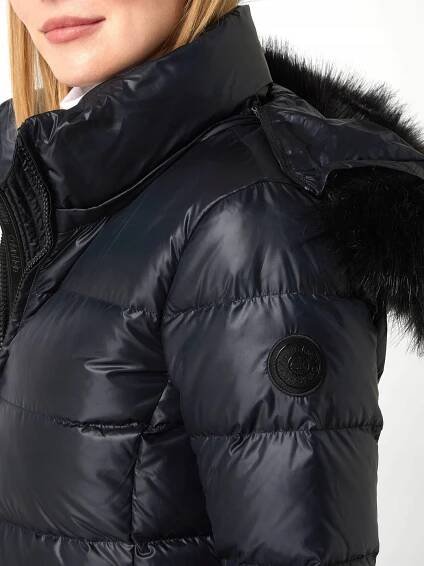 CALVIN KLEIN PÉŘOVÁ BUNDA ESSENTIAL REAL DOWN L Model K20K202317 BEH