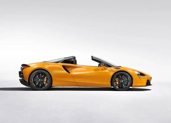 McLaren Artura dostal otevřenou verzi